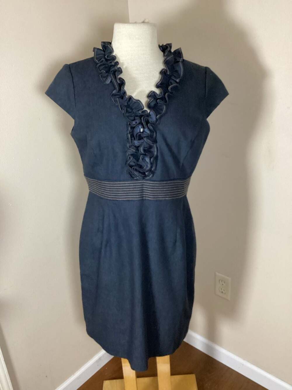 Sandra Darren Denim Sheath Dress with Ruffled V-Neck and Striped Waist